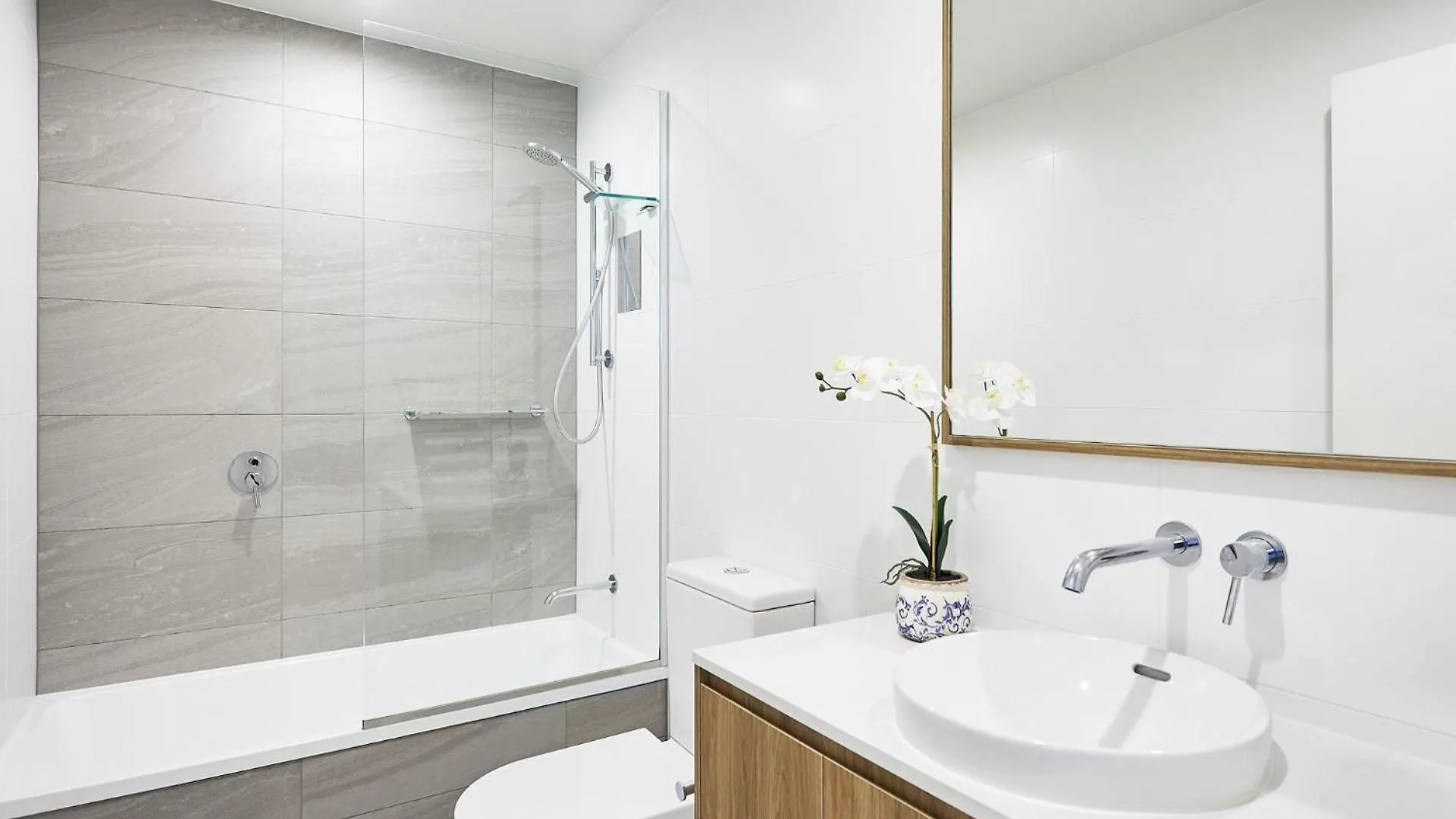 Village 305 Gold Coast Apartment
